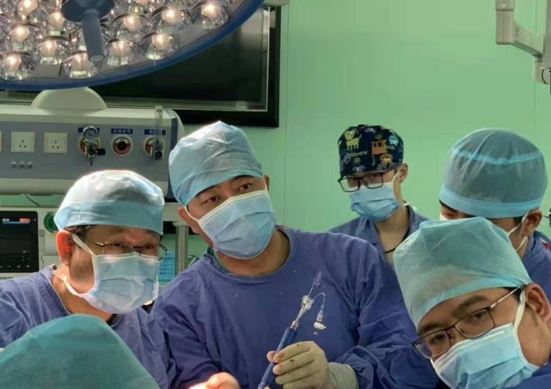 葛均波院士團隊完成一例高難度經(jīng)心尖二尖瓣夾合術——ValveClamp上市前臨床研究已開啟